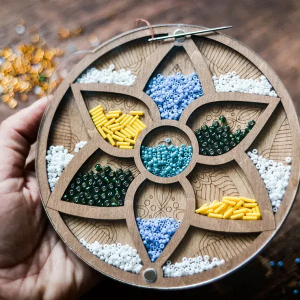 Lonjew Bead Organizer Case With Lid, Crafter Tray