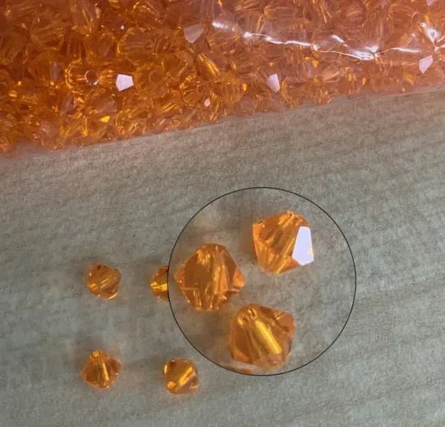 Preciosa Crystal Beads 4 mm 90040 Hyacinth 57 Pcs Pyramid 6