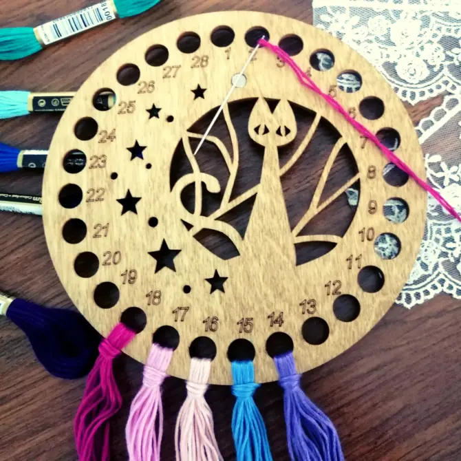 Wooden Embroidery Cross Stitch Organizer with Small Needle Holder Magnet - Design14 - Image 8