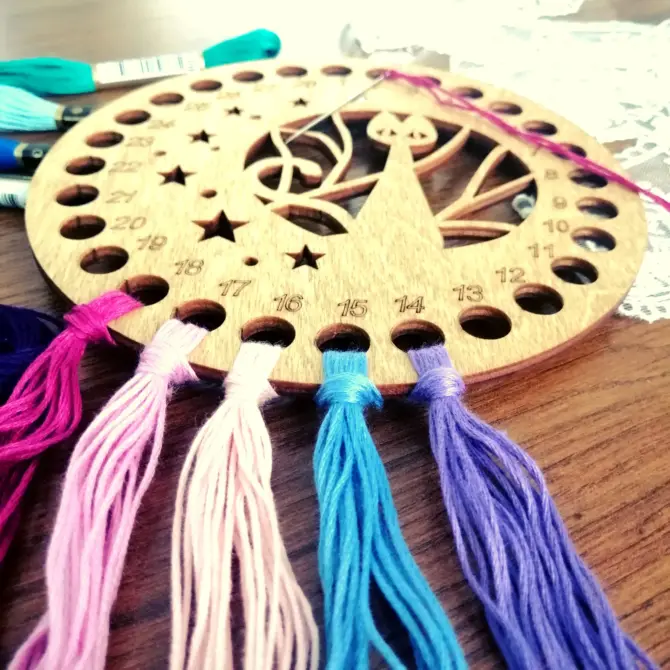 Wooden Embroidery Cross Stitch Organizer with Small Needle Holder Magnet - Design14 - Image 9