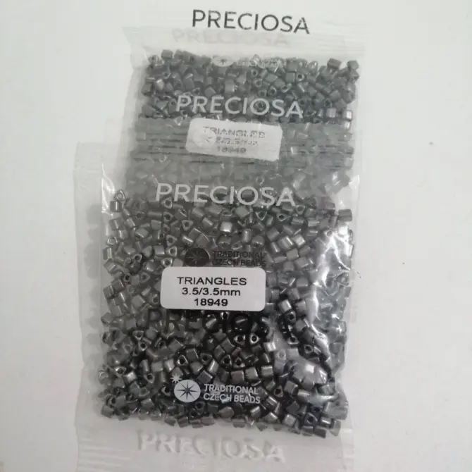 Preciosa Triangle Beads 18949 3.5x3.5mm 3.5 oz - Image 4