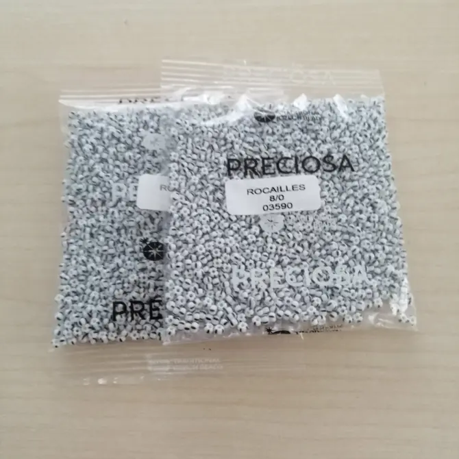 Preciosa Round Seed Beads 03590 8/0 3.5 Oz - Image 4