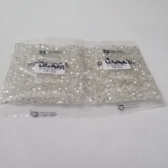 Preciosa Triangle Beads 78102 2.5x2.5mm 3.5 oz - Image 3