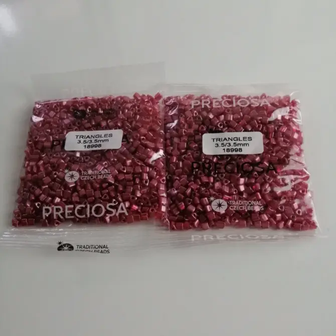 Preciosa Triangle Beads 18998 3.5x3.5mm 3.5 oz - Image 5
