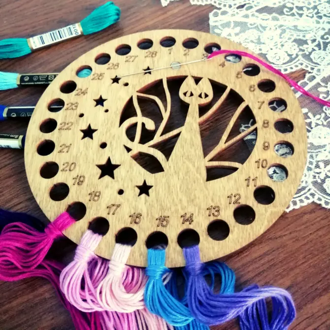 Wooden Embroidery Cross Stitch Organizer with Small Needle Holder Magnet - Design14 - Image 6