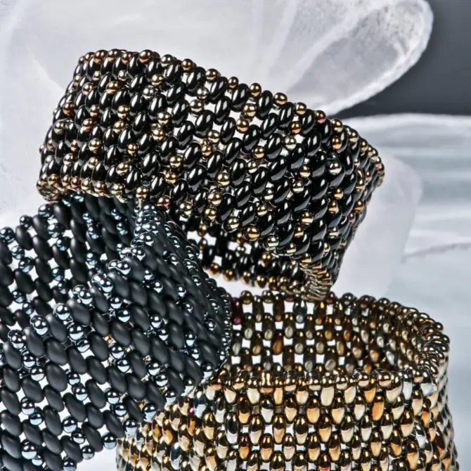 Preciosa Twin Beads 3.5 Oz 23980 2.5/5mm   Matte - Image 5