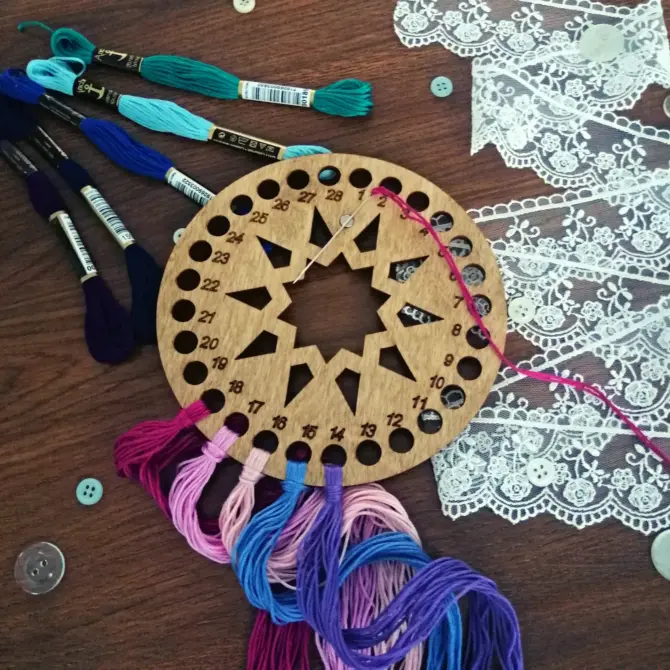 Wooden Cross Stitch Organizer with Small Needle Holder Magnet - Design10 - Image 2
