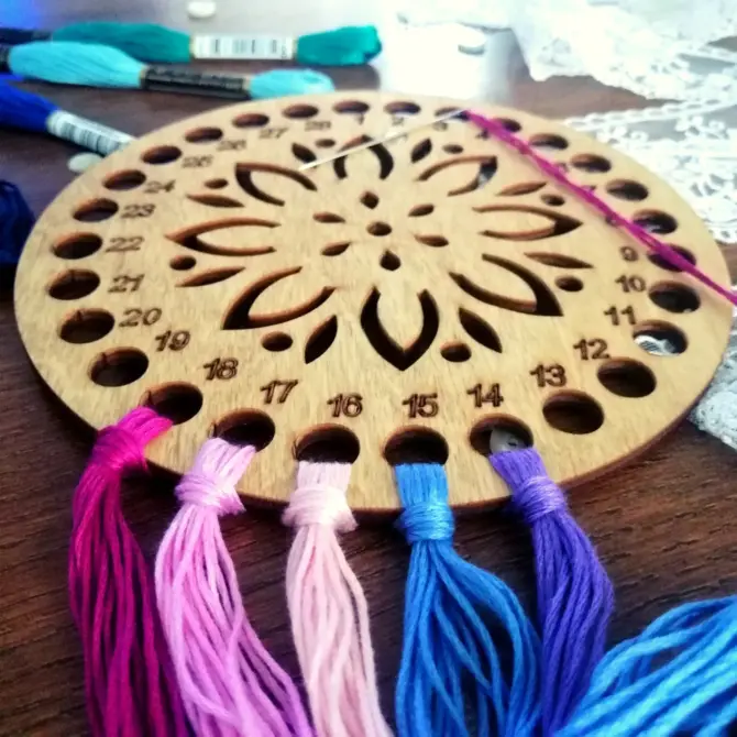 Wooden Cross Stitch Organizer with Small Needle Holder Magnet - Design12 - Image 10