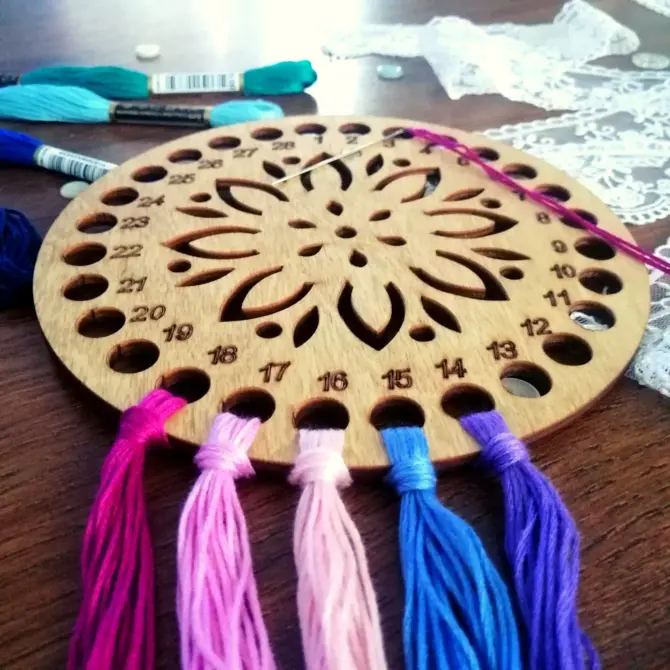 Wooden Cross Stitch Organizer with Small Needle Holder Magnet - Design12 - Image 7