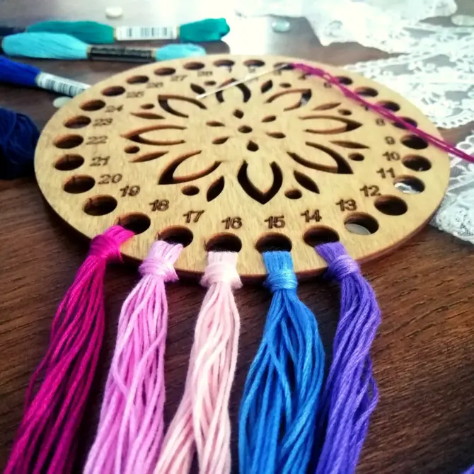 Wooden Cross Stitch Organizer with Small Needle Holder Magnet - Design12 - Image 9