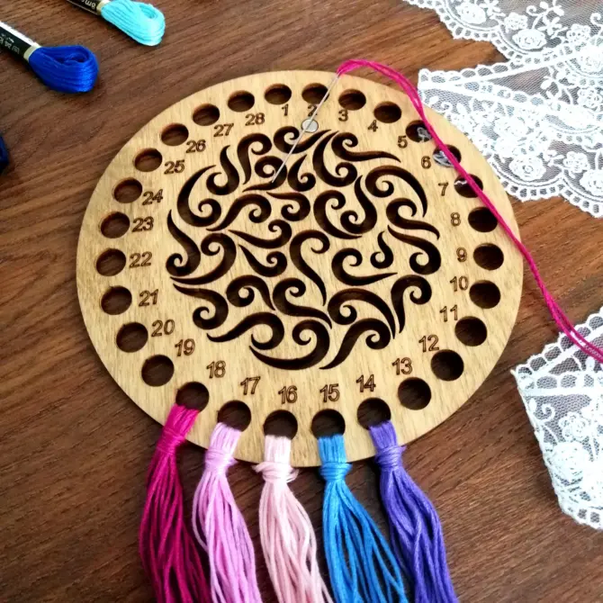 Round Thread Sorter Embroidery Wooden Art Tool with Small Needle Holder Magnet - Design4 - Image 5