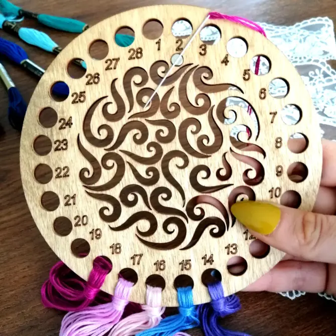 Round Thread Sorter Embroidery Wooden Art Tool with Small Needle Holder Magnet - Design4 - Image 8