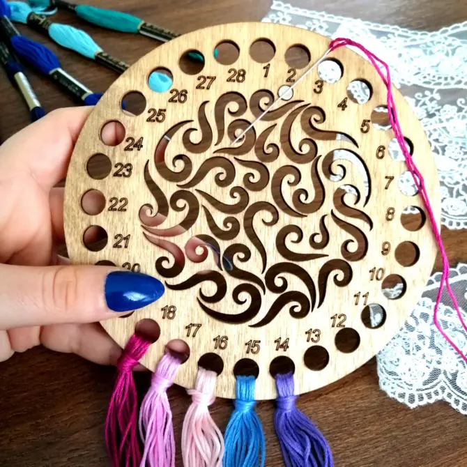 Round Thread Sorter Embroidery Wooden Art Tool with Small Needle Holder Magnet - Design4 - Image 9