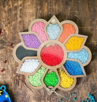 Lonjew Bead Container Wood Flower with Needle Magnet