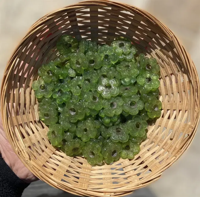 Lonjew Handmade Flower Beads Green HM1160 10Pcs 20mm