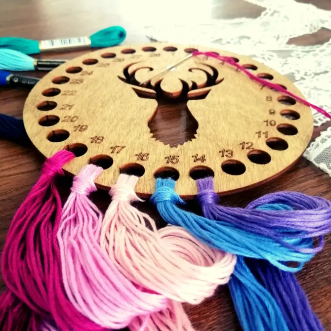 Wooden Embroidery Cross Stitch Organizer with Small Needle Holder Magnet - Design15 - Image 7