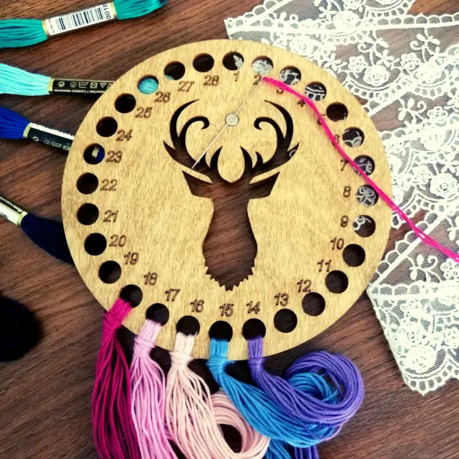 Wooden Embroidery Cross Stitch Organizer with Small Needle Holder Magnet - Design15 - Image 9