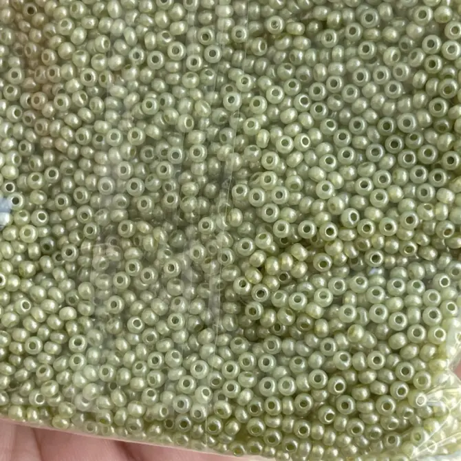 Preciosa Round Seed Beads 17786 10/0  3.5 Oz - Image 3