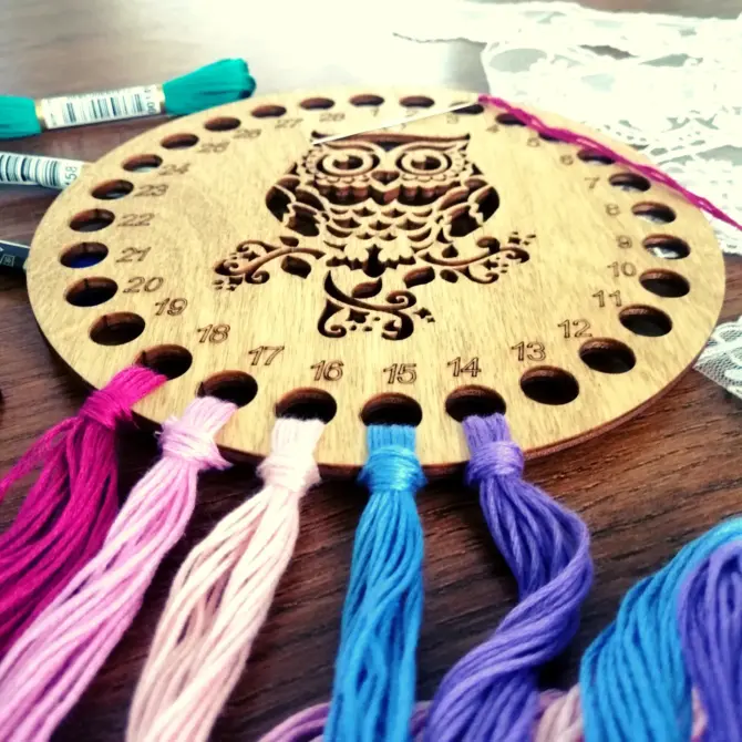 Wooden Embroidery Cross Stitch Organizer with Small Needle Holder Magnet Design16